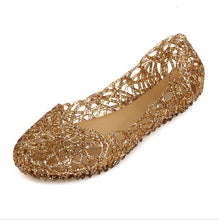 Cheap Price 2017 Summer New Shallow Leisure Women Sandals Soft Crystal Cut out Flat Heel Shoes Female Jelly Shoes drop Shipping